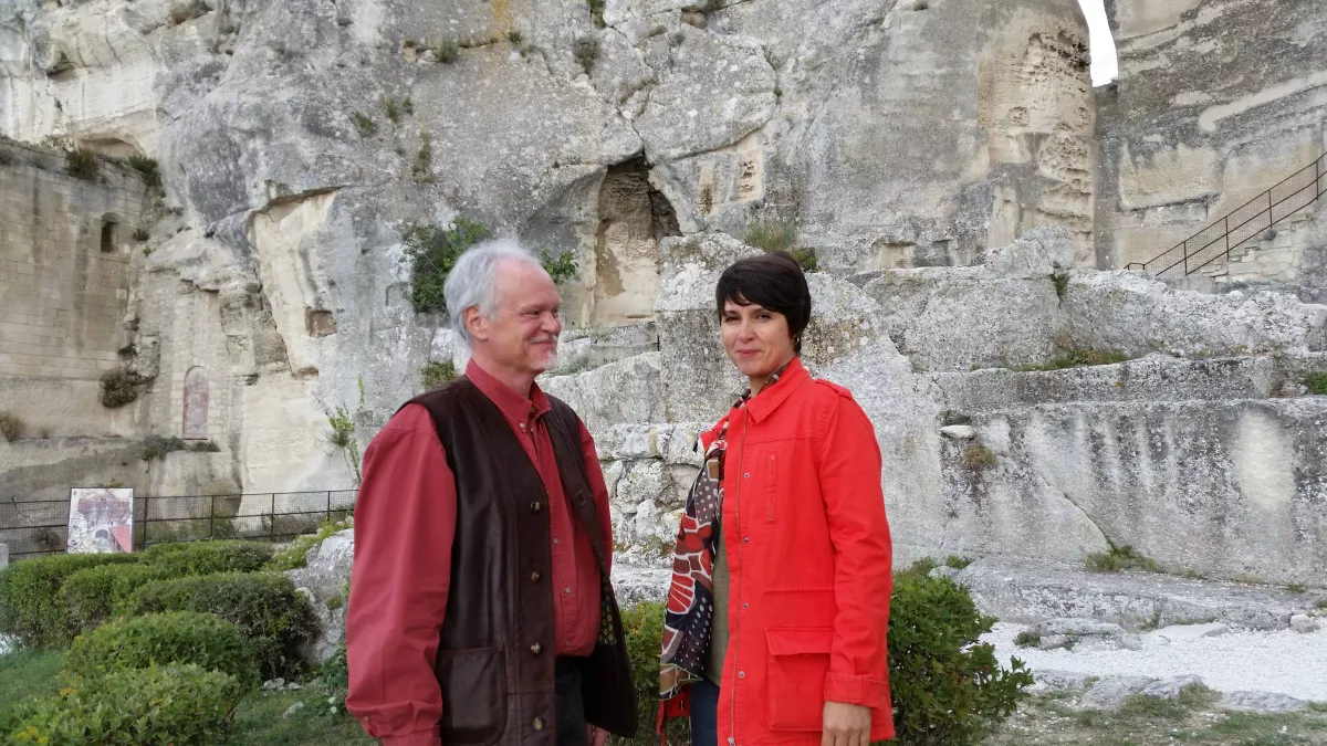 Carine Aigon avec l'un de ses invités Carine Aigon avec l'un de ses invités