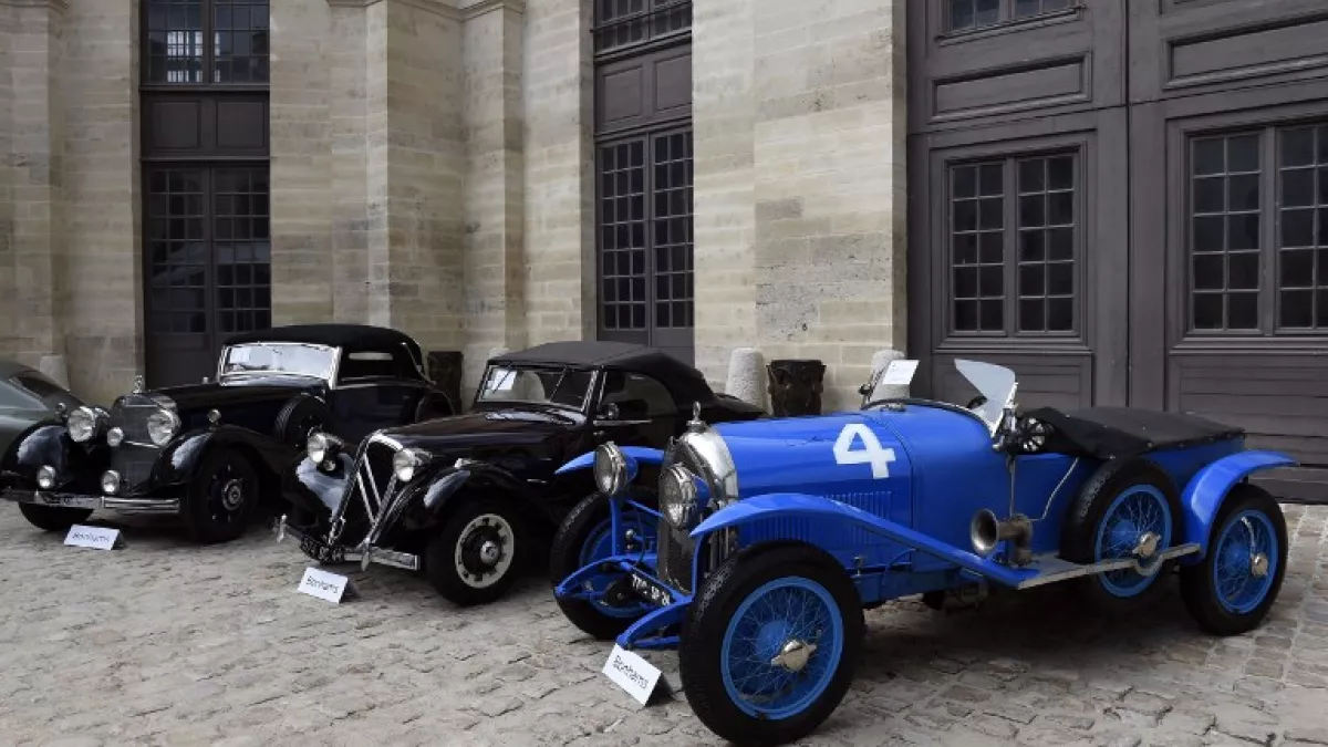 En bleu une Lorraine Dietrich