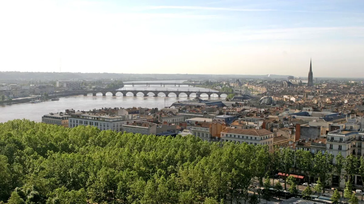 Bordeaux vue sur la Garonne©Thomas Sanson-Office du tourisme de Bordeaux