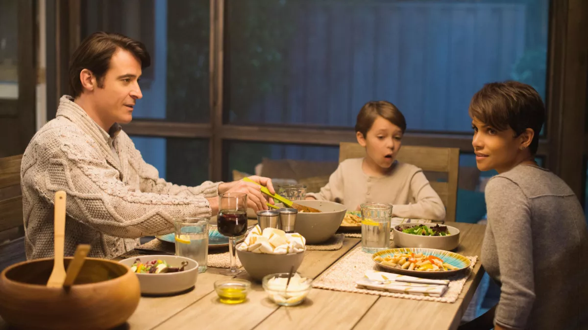 ©2014 CBS Broadcasting, Inc. All Rights Reserved EXTANT - Saison 1