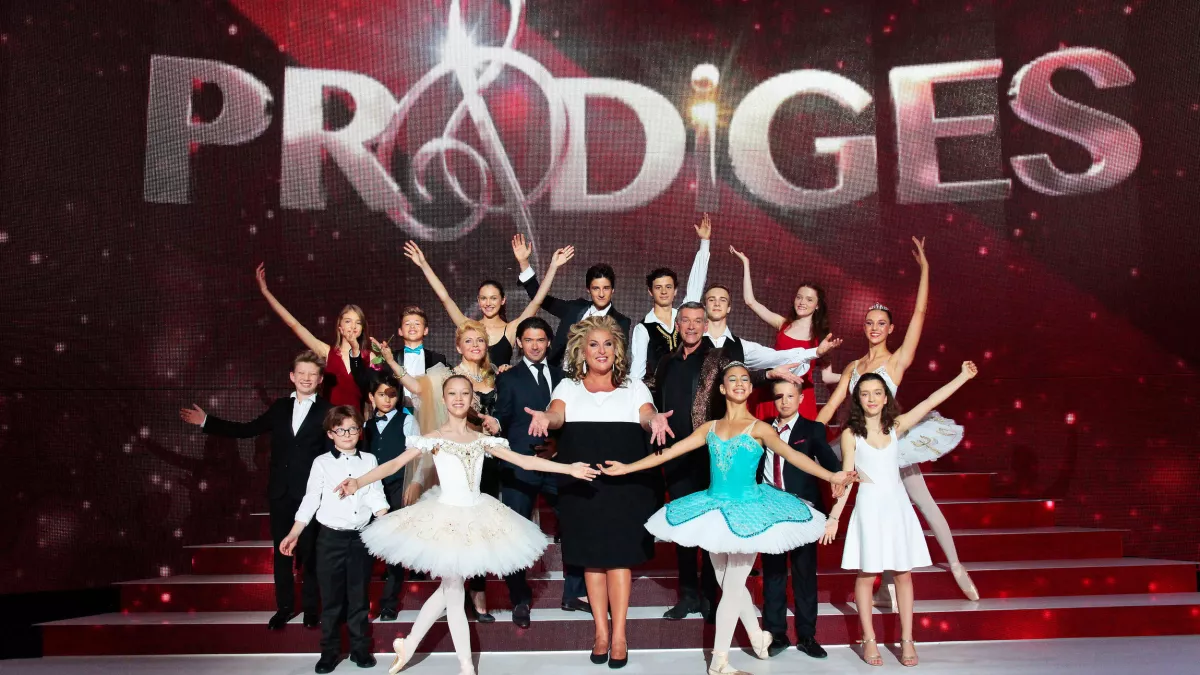 Photo des prodiges de la saison 3 avec Marianne James et les membres du jury