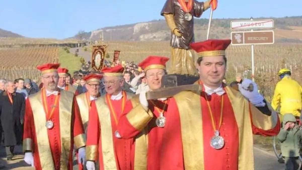 Procession de la Saint-Vincent tournante (source : Site Internet de la Saint-Vincent tournante) Procession de la Saint-Vincent tournante