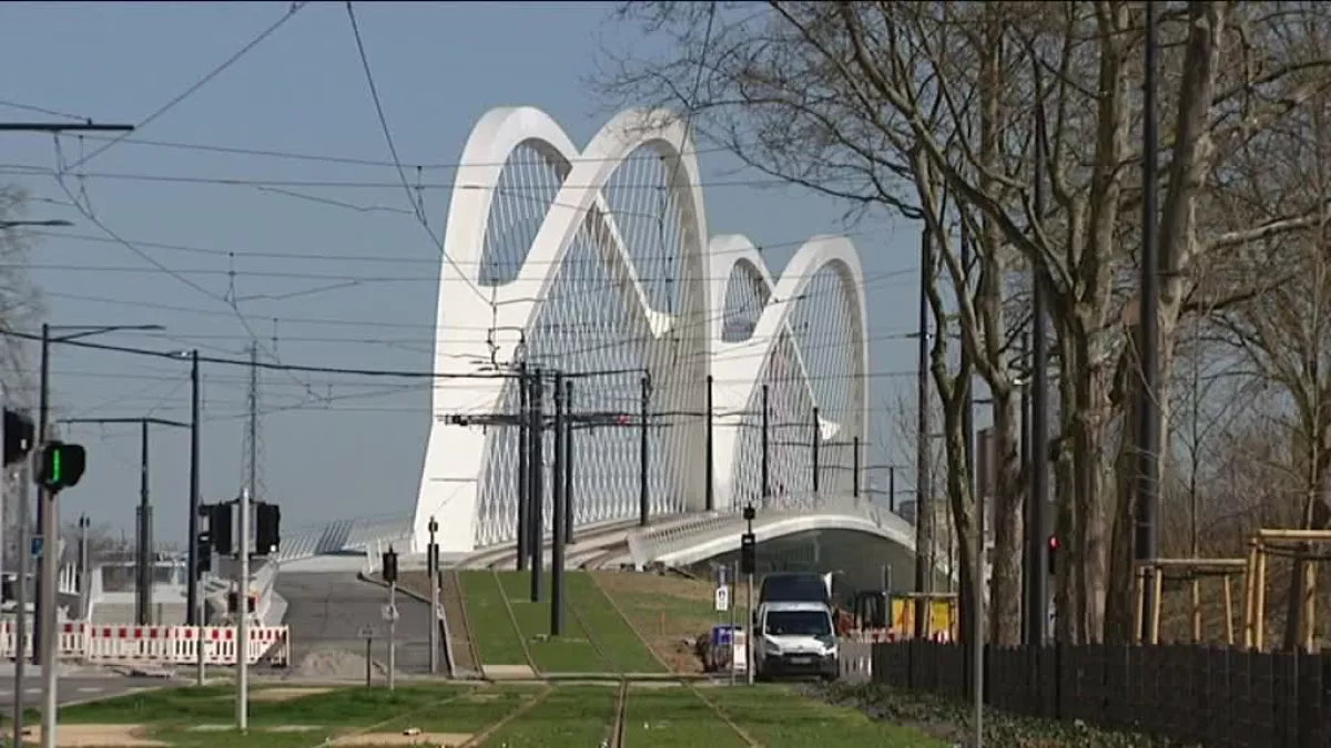 Le pont du tram entre Kehl et Strasbourg - crédit France 3 Alsace Le pont du tram entre Kehl et Strasbourg - crédit France 3 Alsace