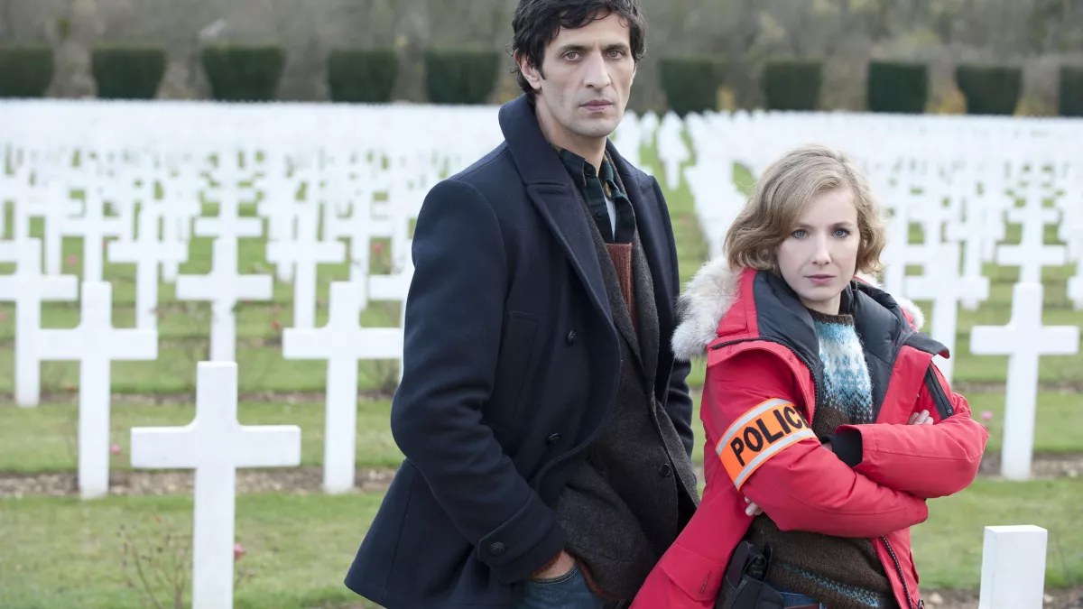 Gaëlle Bona (Clara Merisi) et David Kammenos (François Gilbert) (c) Christophe Lartige / CL2P / FTV Gaëlle Bona (Clara Merisi) et David Kammenos (François Gilbert) (c) Christophe Lartige / CL2P / FTV