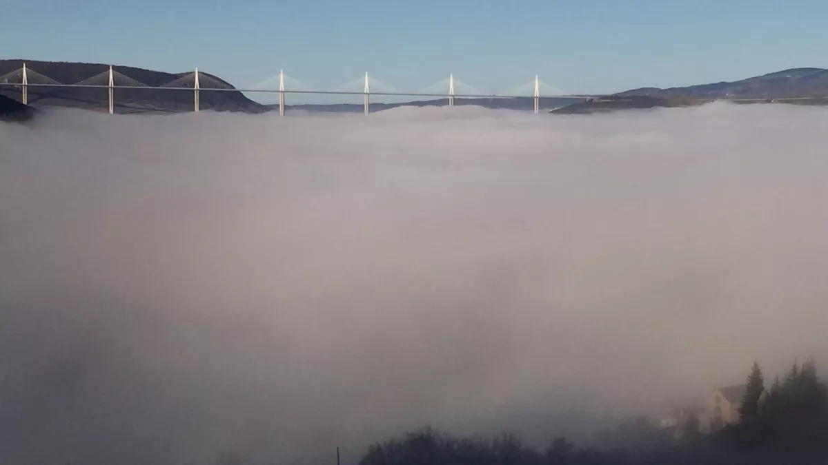 CES PONTS QUI ENJAMBENT LES MONTAGNES CES PONTS QUI ENJAMBENT LES MONTAGNES