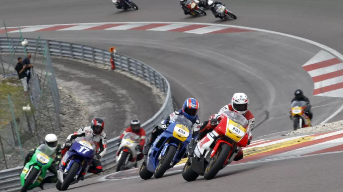 Vrombissez avec les Coupes Moto Légende Vrombissez avec les Coupes Moto Légende