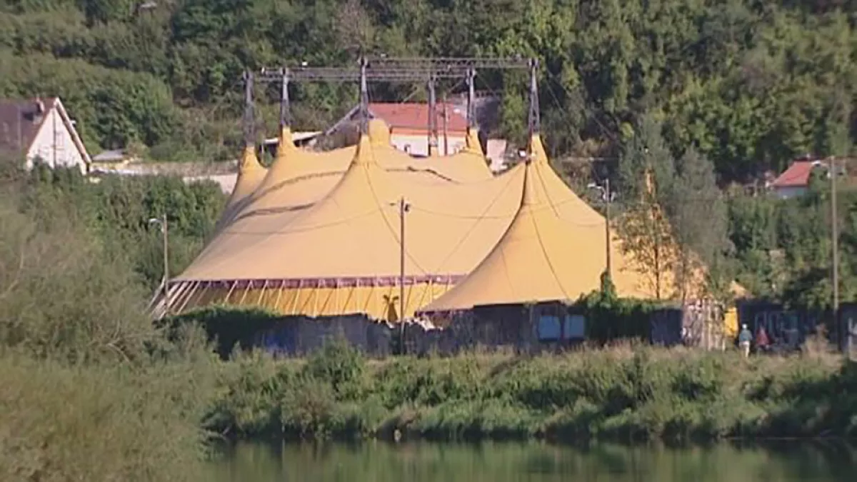 ©LaurentBrocard Chapiteau Cirque Plume
