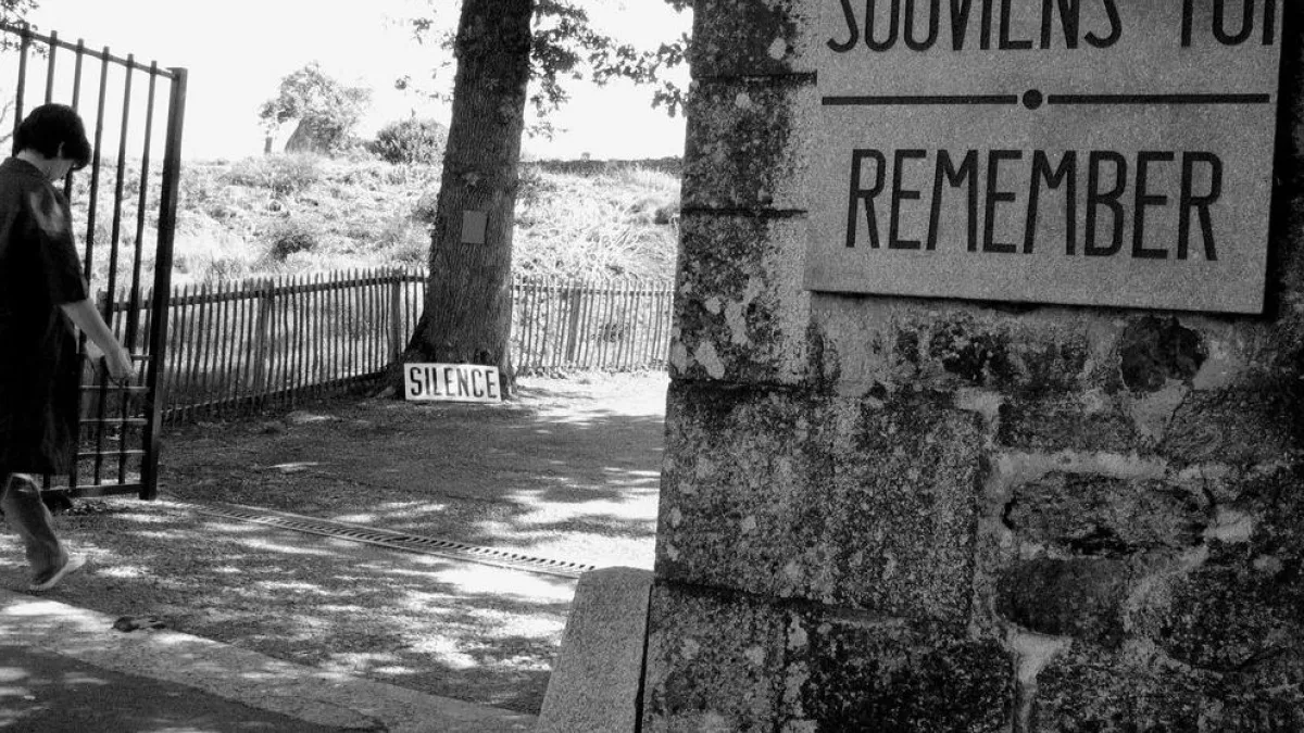 ORADOUR- photo Denis Adam de Villiers