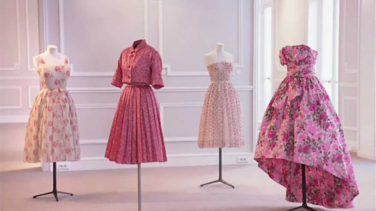 Robes rose Christian Dior Robes rose Christian Dior