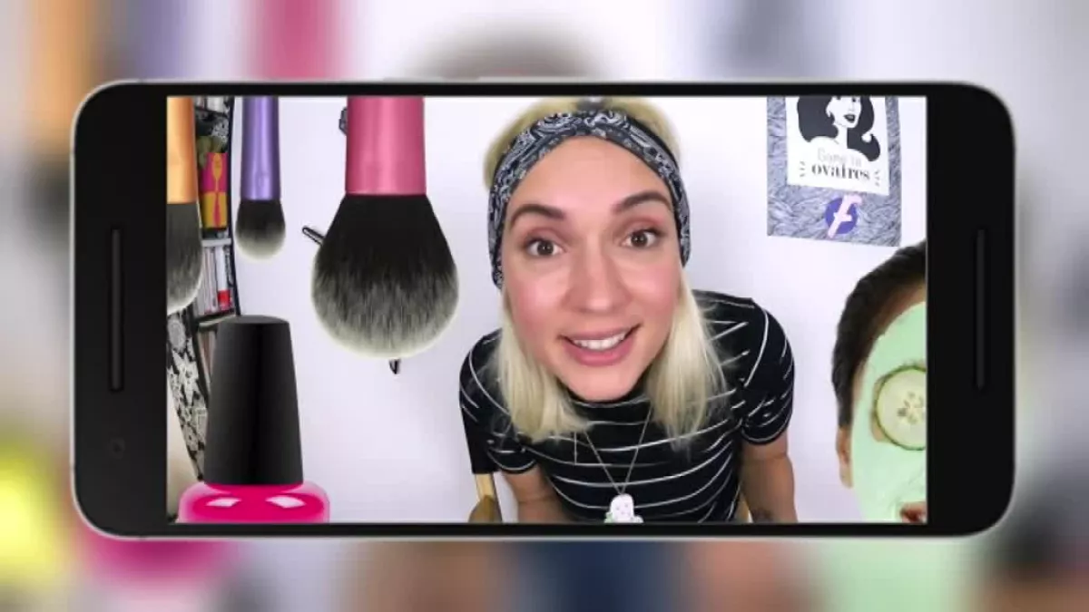 ©Caméra One Télévision Youtubeuse