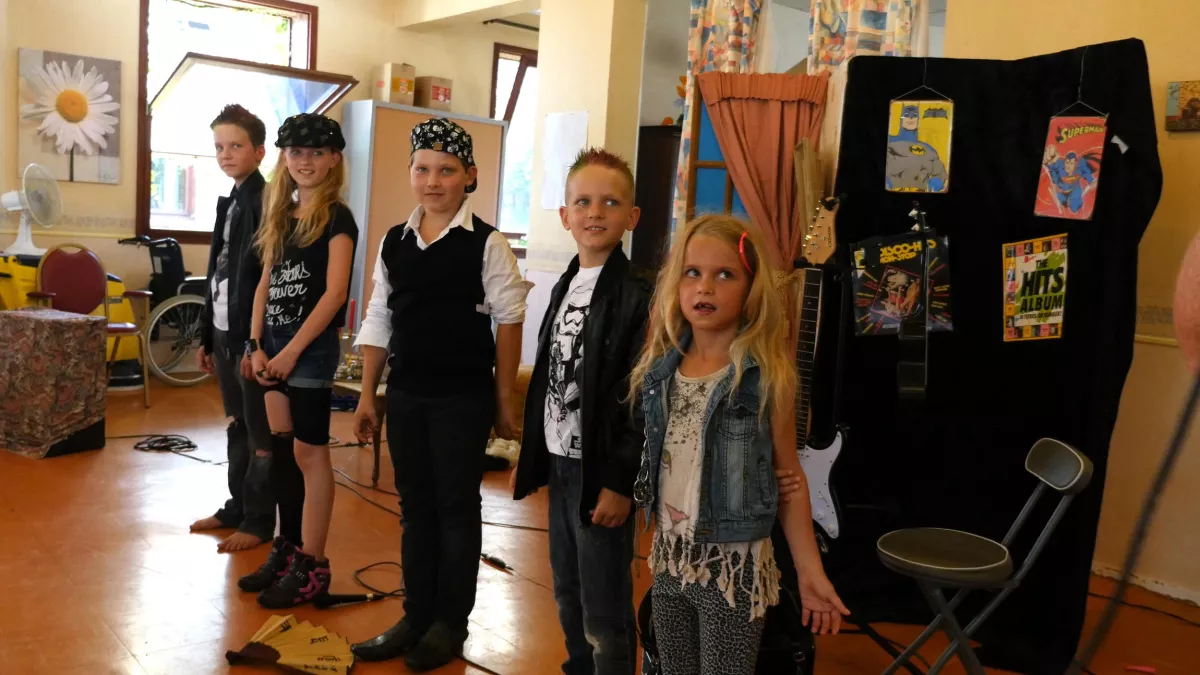 FAMILLE NOMBREUSE, UNE ECOLE DE LA VIE (Inédit)