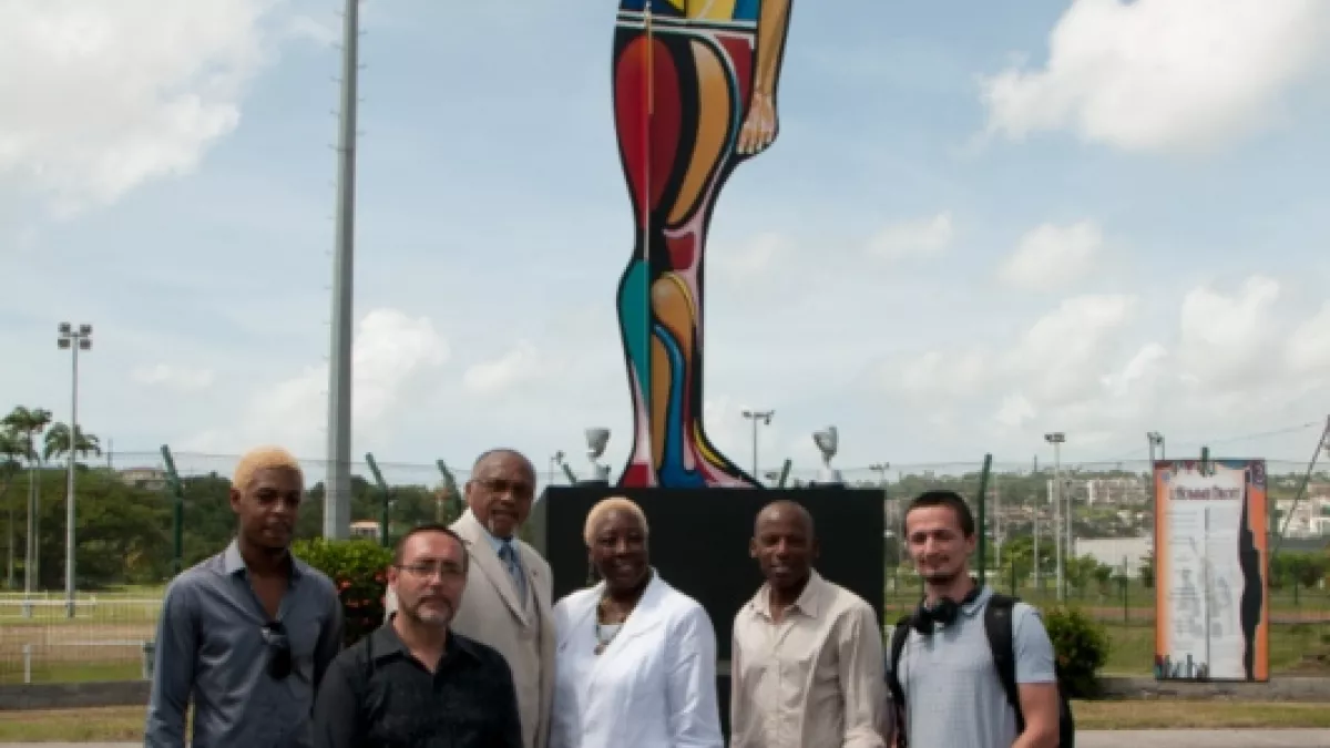 L'homme droit : inauguration de la sculpture L'Homme droit en novembre 2011 L'homme droit : inauguration de la sculpture L'Homme droit en novembre 2011