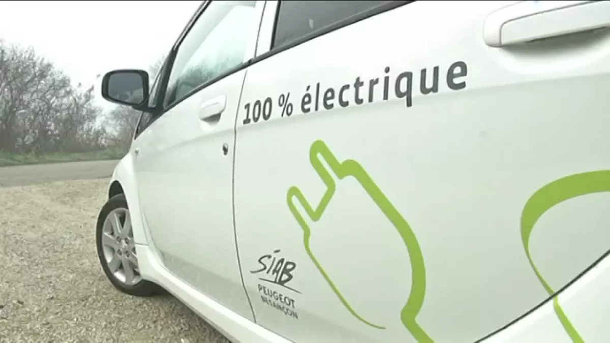 voiture electrique - ©Jean-Luc Gantner France 3 FC voiture electrique - ©Jean-Luc Gantner France 3 FC