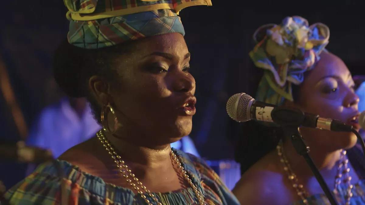 ©Ecrans du monde UN JOUR EN FETE... NWEL AUX ANTILLES