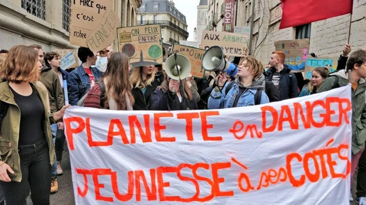 Manif à Dijon pour le Climat - Photo Lucie Martin F3 BFC Manif à Dijon pour le Climat - Photo Lucie Martin F3 BFC
