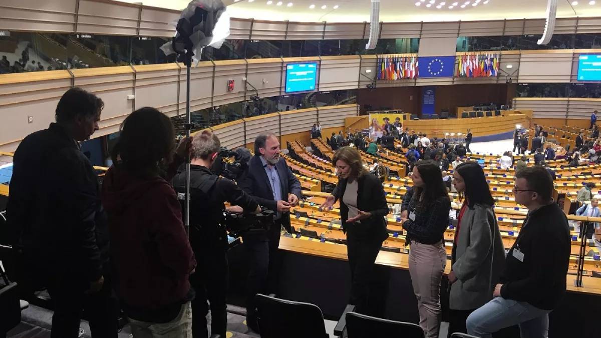 Dupire et 3 jeunes de Roubaix Parlement européen à Bruxelles