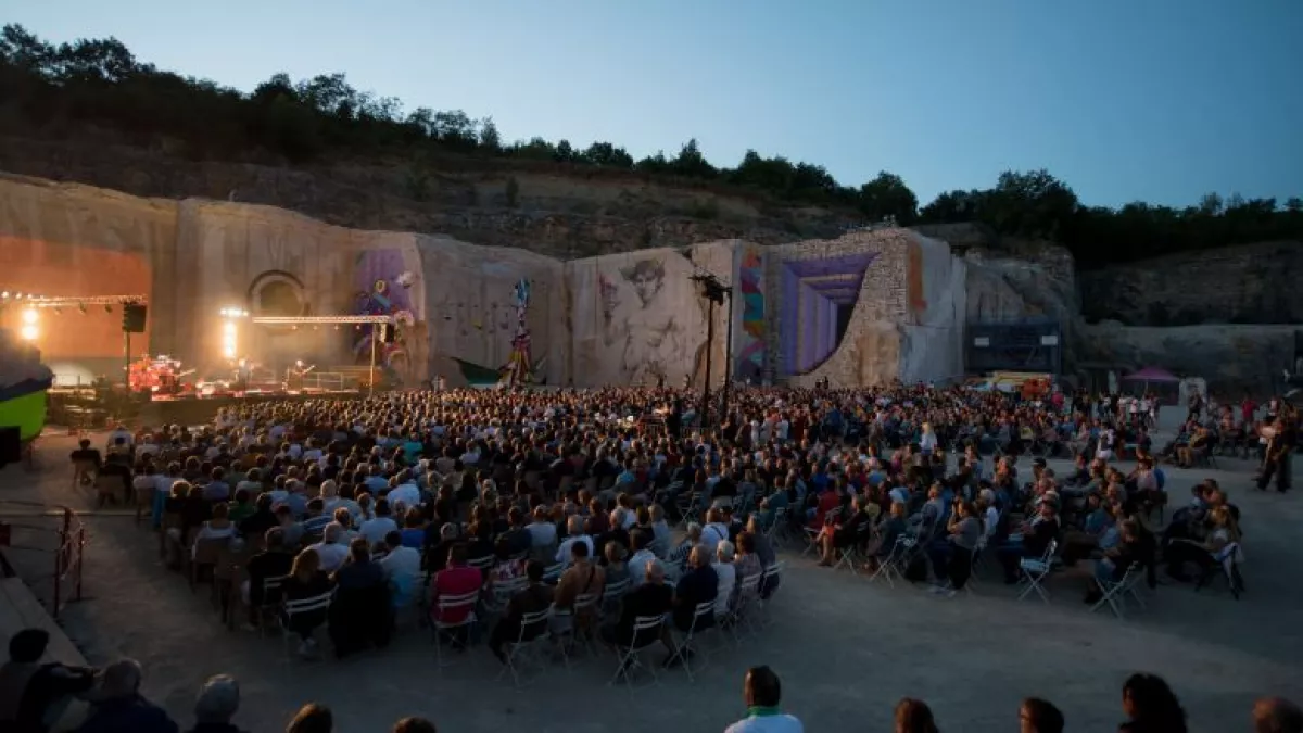 Concert à la Karrière de Villars Fontaine © Michel Joly Concert à la Karrière de Villars Fontaine © Michel Joly