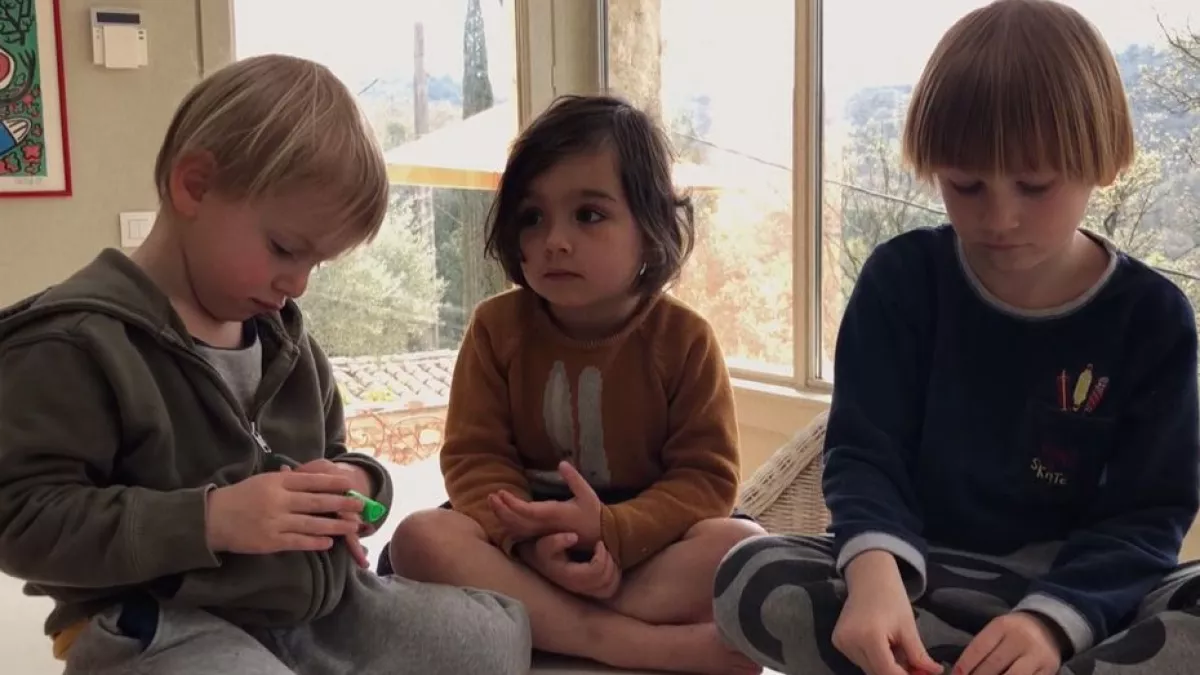 Enfants - 5 regards - Tikkoun Enfants - 5 regards - Tikkoun