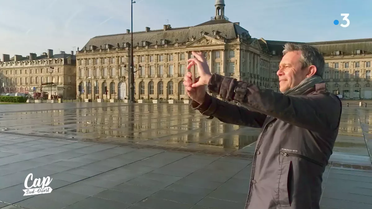 Eric Perrin sur le miroir d'eau à Bordeaux Eric Perrin sur le miroir d'eau à Bordeaux