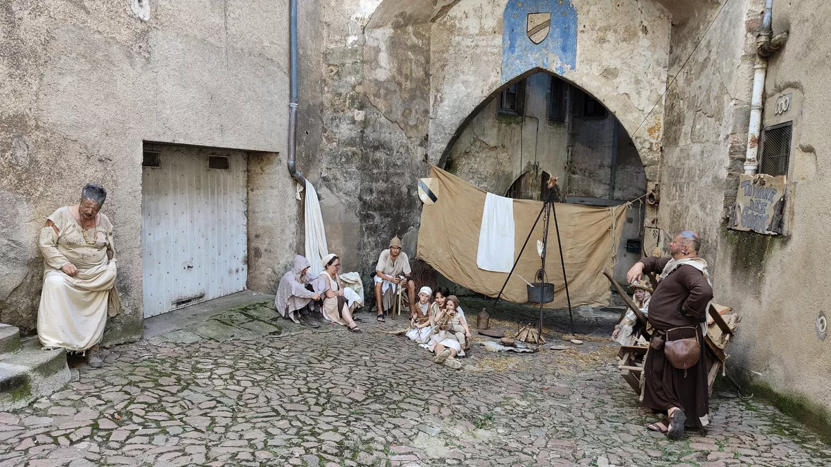 A la découverte de l'Auxois médiéval A la découverte de l'Auxois médiéval