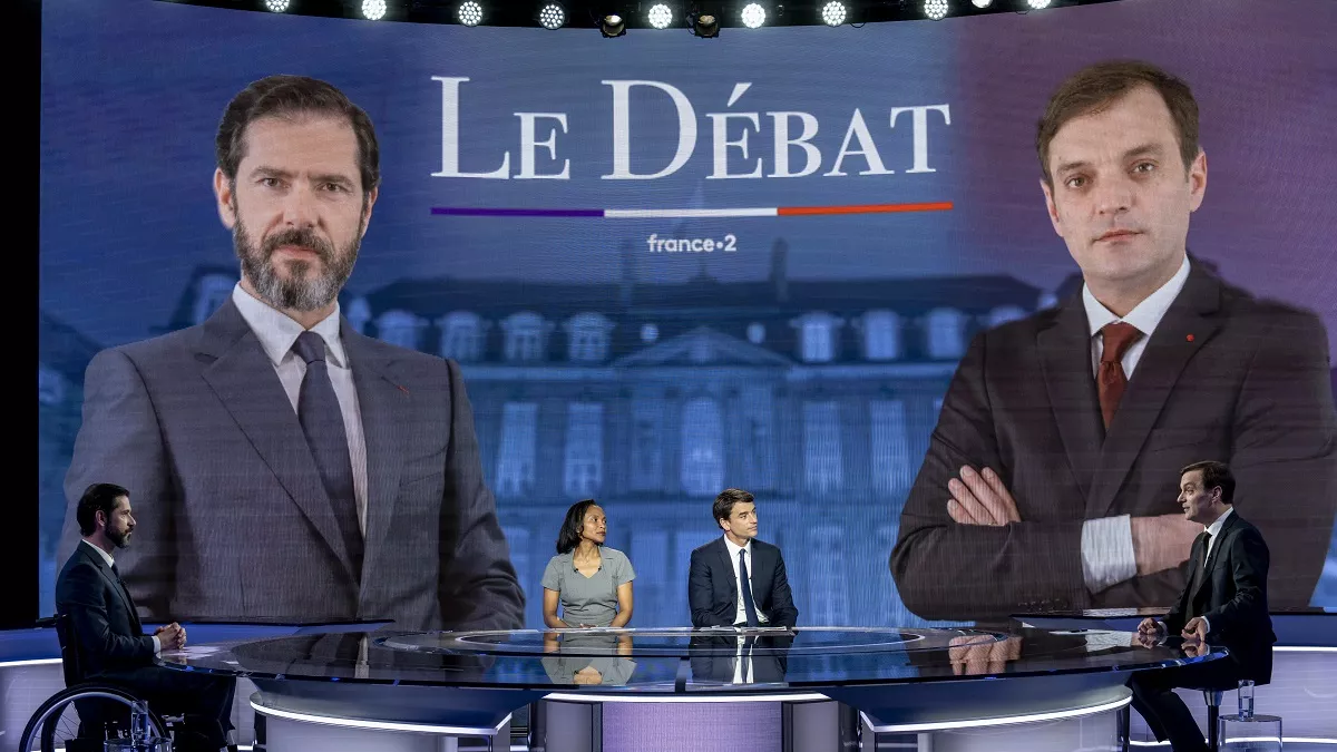 Dans l'ombre