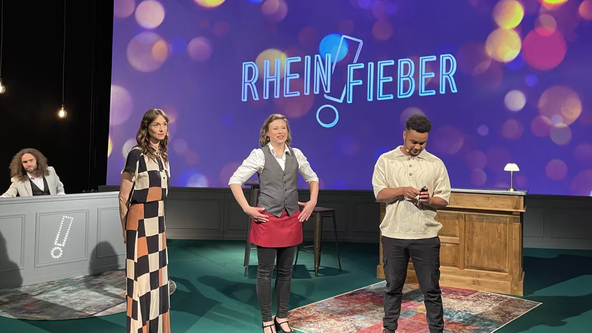 Rheinfieber, l'émission d'humour exceptionnelle en alsacien, badois et bâlois Bénédicte, Cossu et Simon sur la scène de Rheinfieber