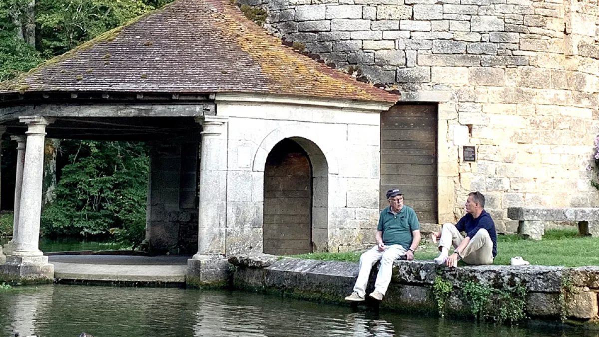 Bèze, aurait-elle un air de carte postale ? Bèze, aurait-elle un air de carte postale ?