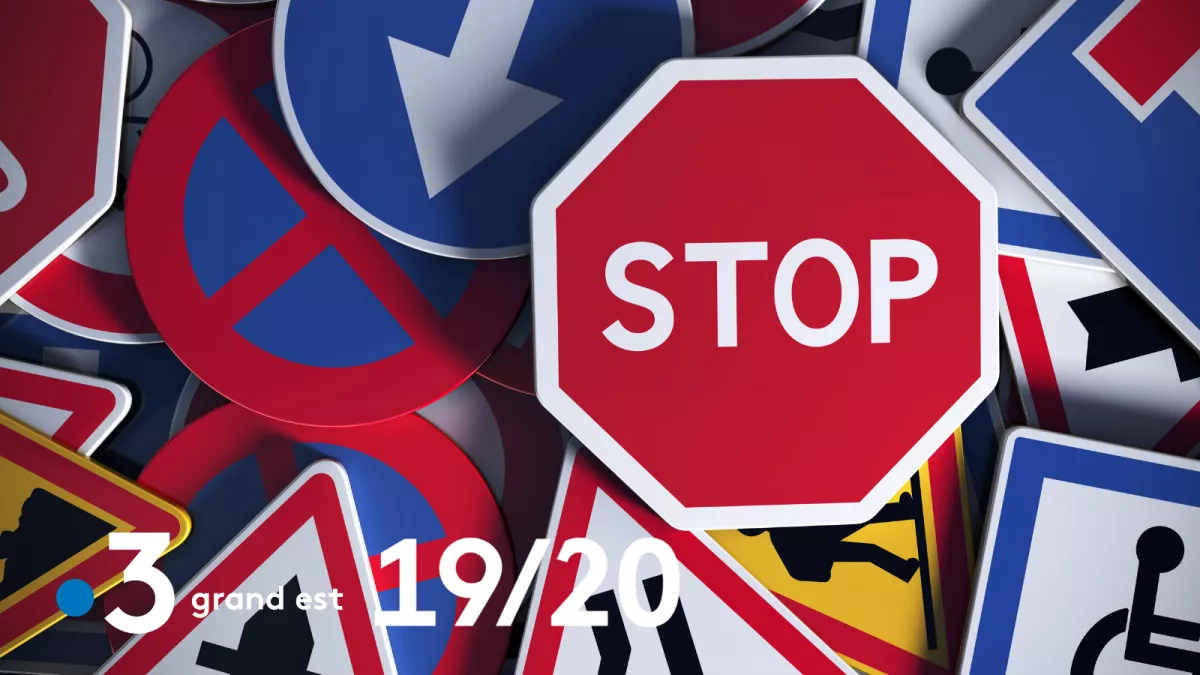 Panneaux de sécurité routière en France avec logo 19/20 et France 3 Grand Est