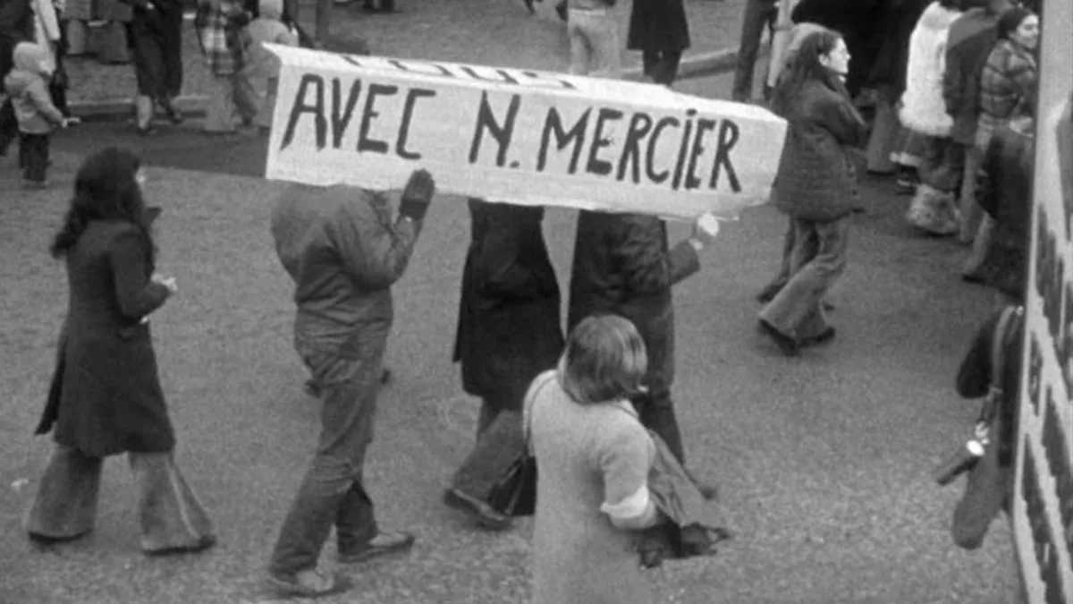 UN BAISER, UN TRACT ET TOUT CRAQUE UN BAISER, UN TRACT ET TOUT CRAQUE