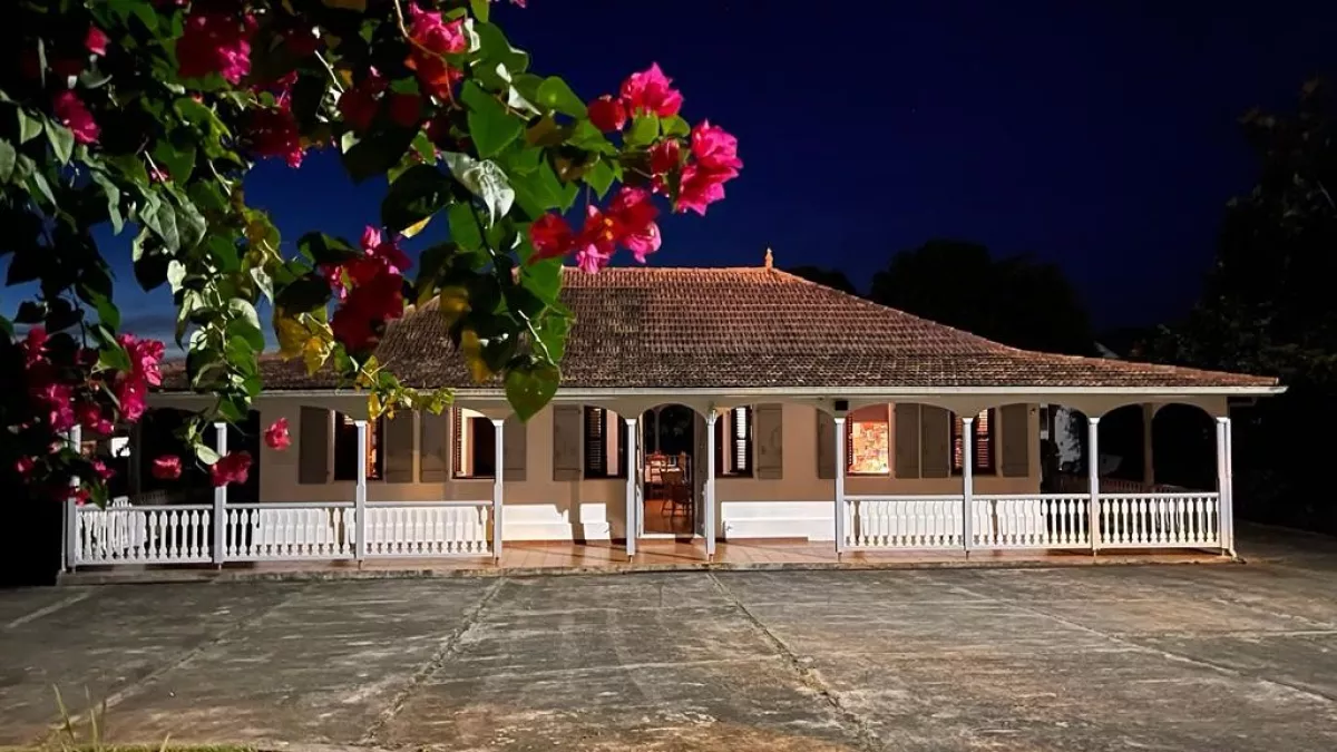 Una maison, un artiste - Aimé Césaire ©Dorothée Poivre d’Arvor Una maison, un artiste - Aimé Césaire ©Dorothée Poivre d’Arvor