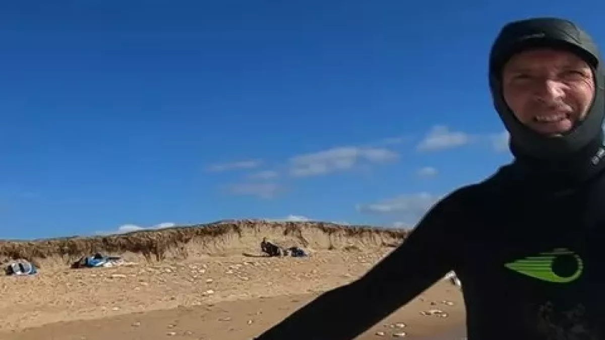 Le prêtre surfeur Christophe