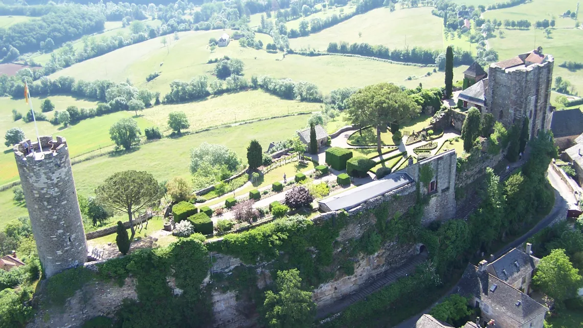 Vision aérienne du Château de Turenne
