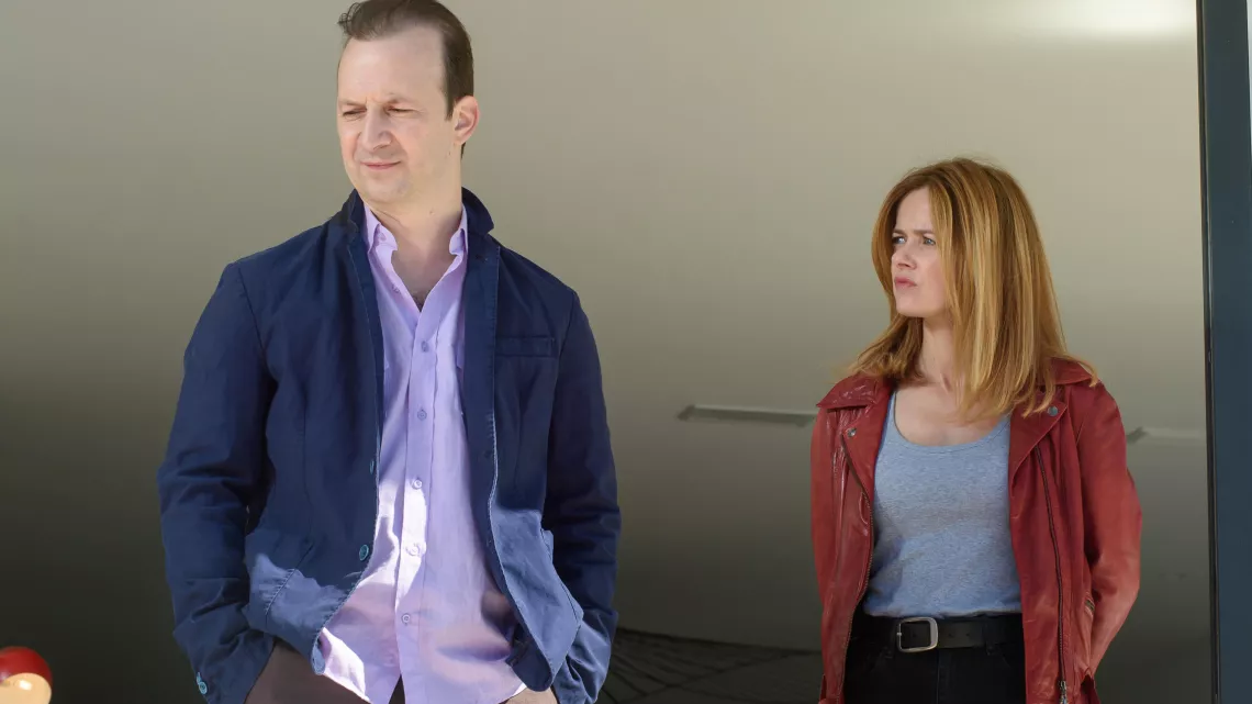 Caïn S4, Quentin Baillot (Vincent Lester) et Julie Delarme (Lucie) 