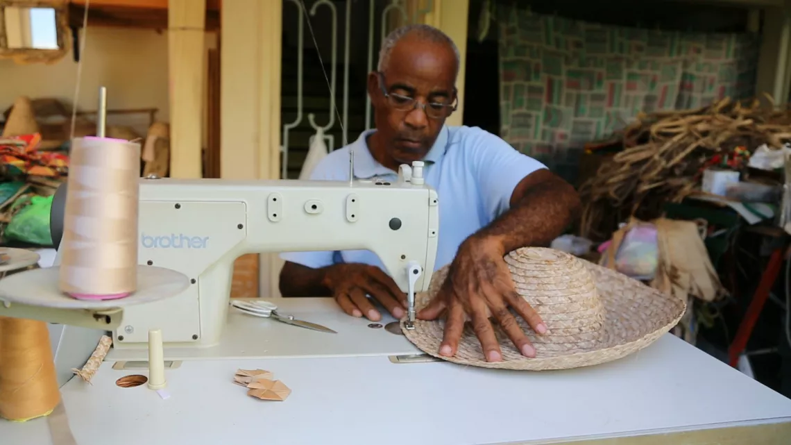 Bakoua, un chapeau pour la vie