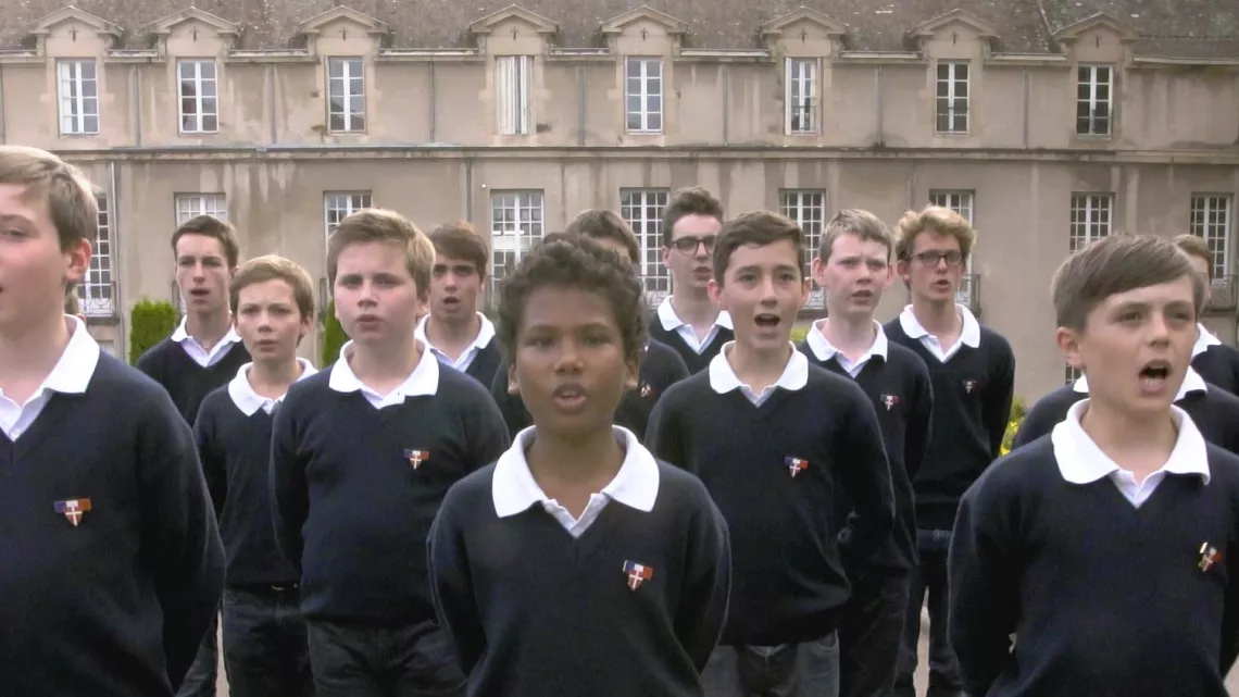 LES PETITS CHANTEURS A LA CROIX DE BOIS