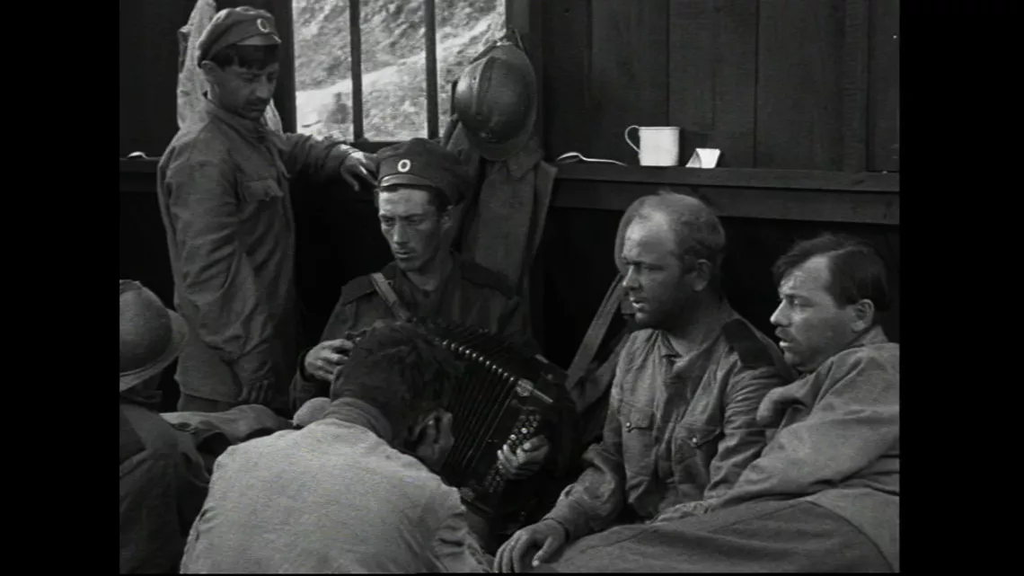 Soldats dans leur chambrée