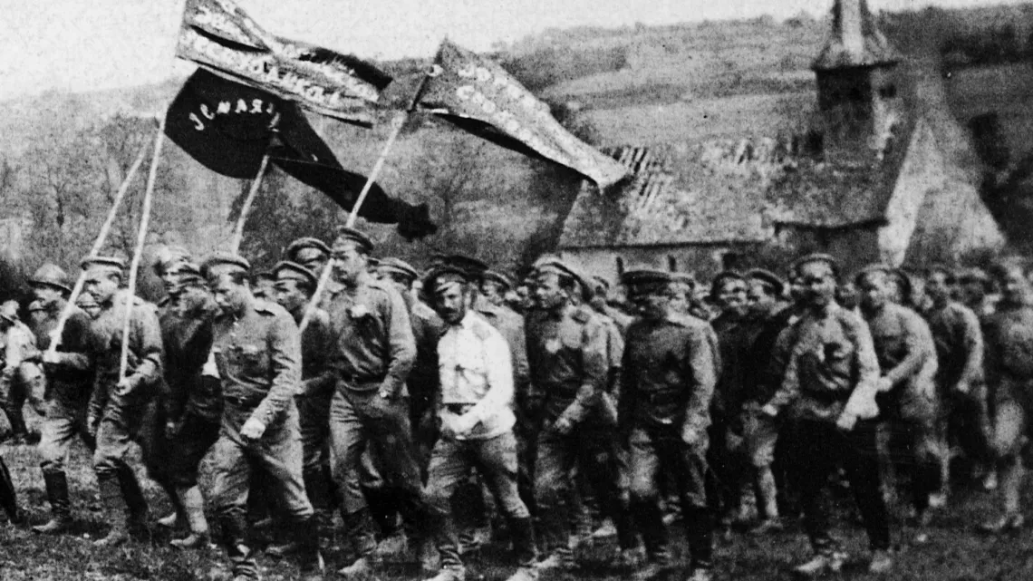 Groupe de soldats en marche