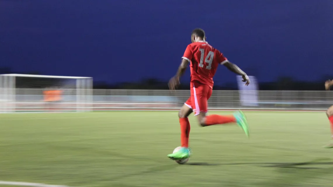 Bernard Iwa au stade Hnassé dernier match amical à Lifou