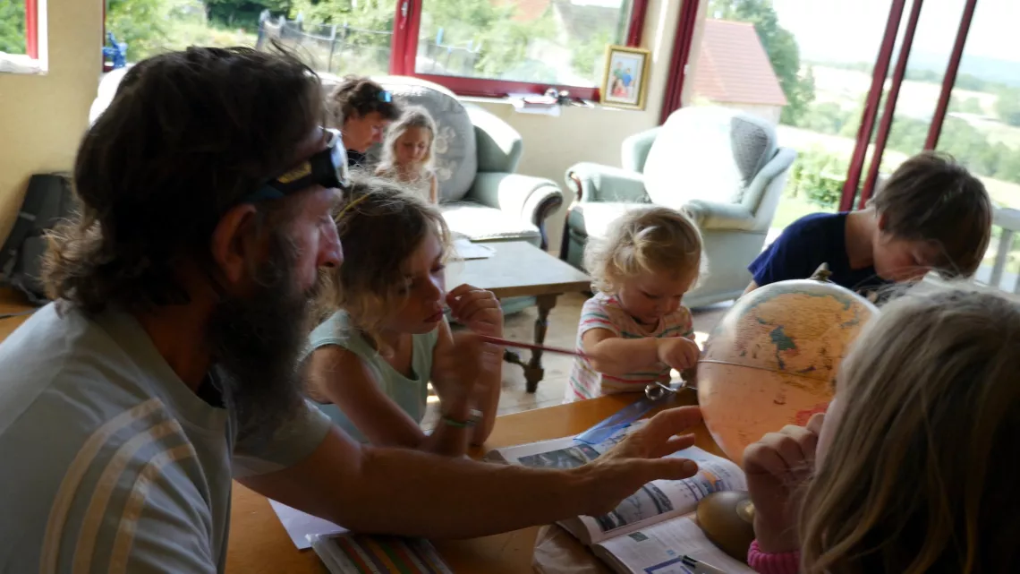FAMILLE NOMBREUSE, UNE ECOLE DE LA VIE