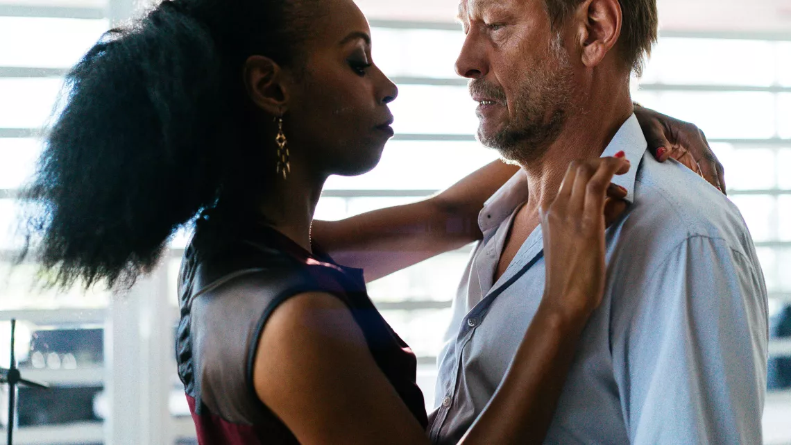 CUT S06