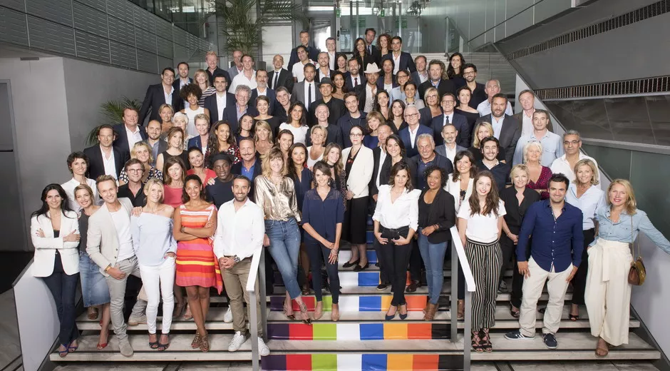 Photo de famille de tous les animateurs de France Télévisions 