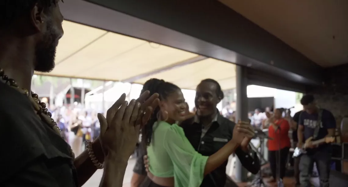 Documentaire : Zouké, savez-vous danser le zouk ? Documentaire : Zouké, savez-vous danser le zouk ?