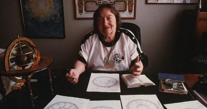 Madame Soleil, célèbre astrologue - crédit Tamara Films Madame Soleil