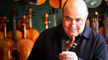 Patrice Taconné, luthier bordelais