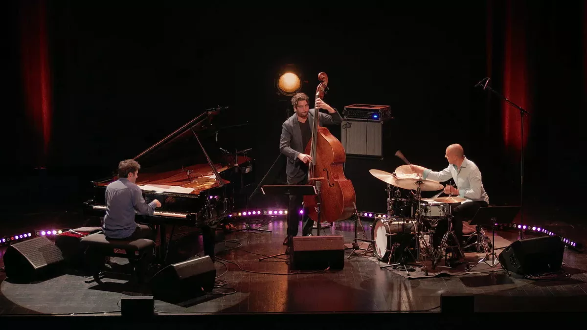 BACH'S GROOVE PAUL LAY TRIO BACH'S GROOVE PAUL LAY TRIO